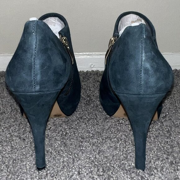 NWT Vince Camuto Evergreen Elvin Suede Ankle Booties Women's Size 8.5 - Picture 4 of 16